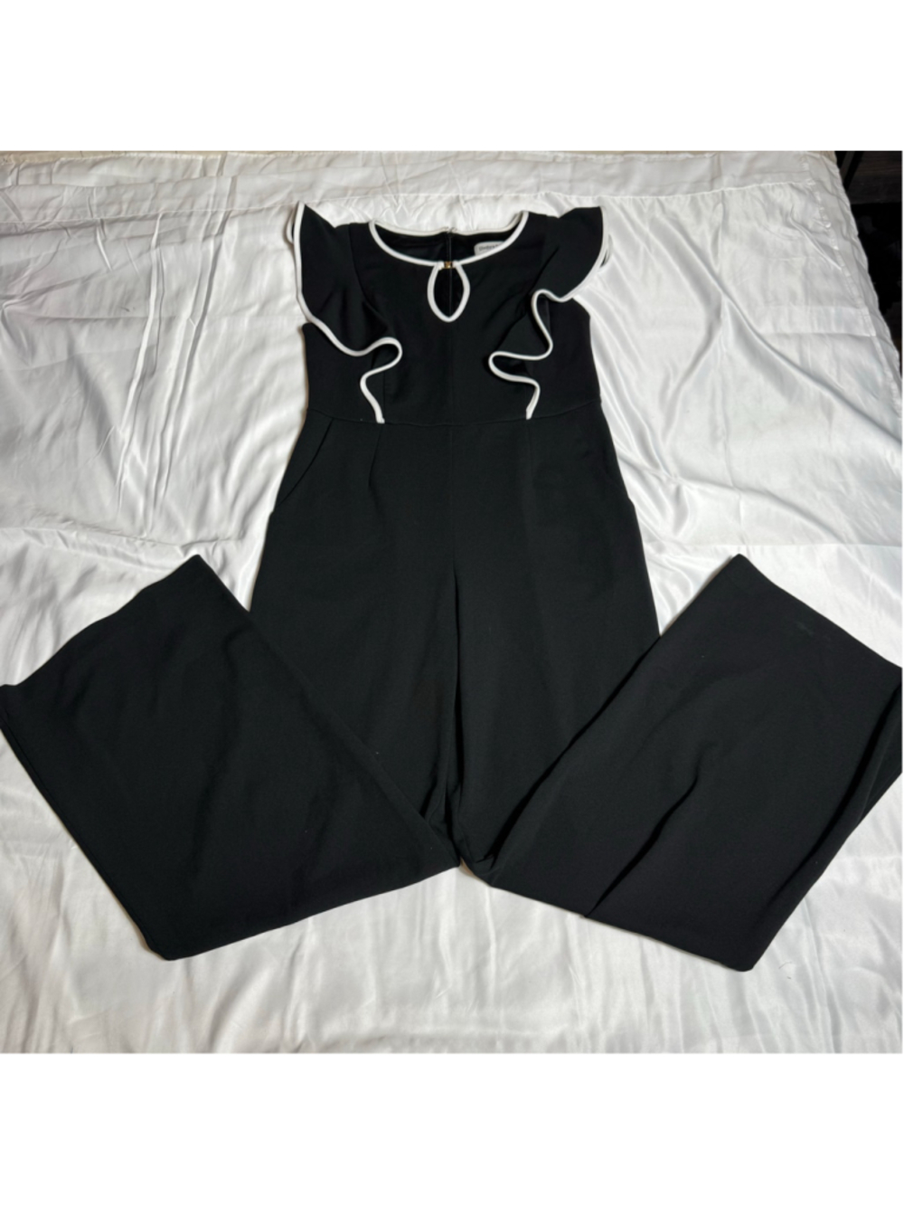 Women's Shelby & Palmer Black & White Ruffle Jumpsuit Size 4